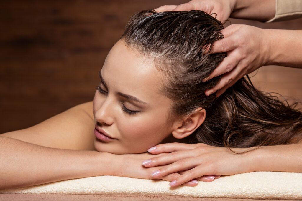 Thói quen massage giúp tăng lưu thông máu tại chỗ.